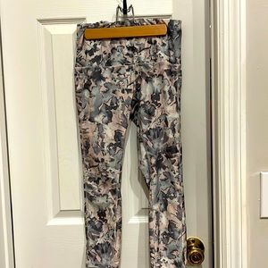 RBX leggings small / petite with side pockets preowned great condition